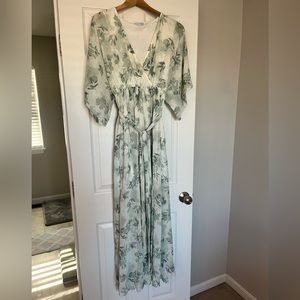 Baltic Born Kia Kimono Maxi Dress in size Large in Sage Floral.